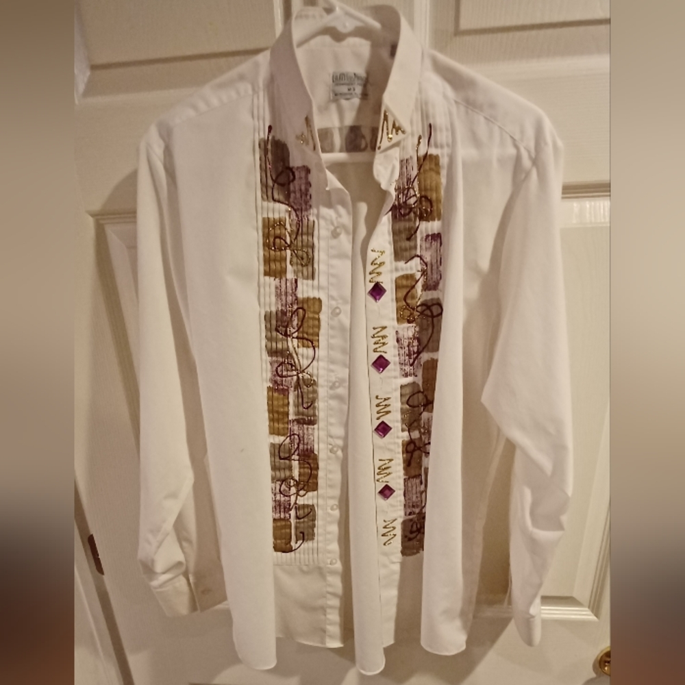 Womens fancy bedazzled bottondown shirt
